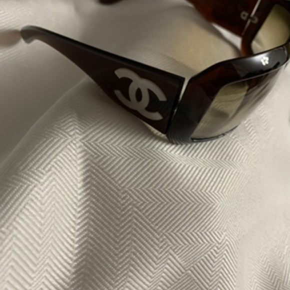 COPY - CHANEL Mother of Pearl brown womens sunglasses - Picture 7 of 12
